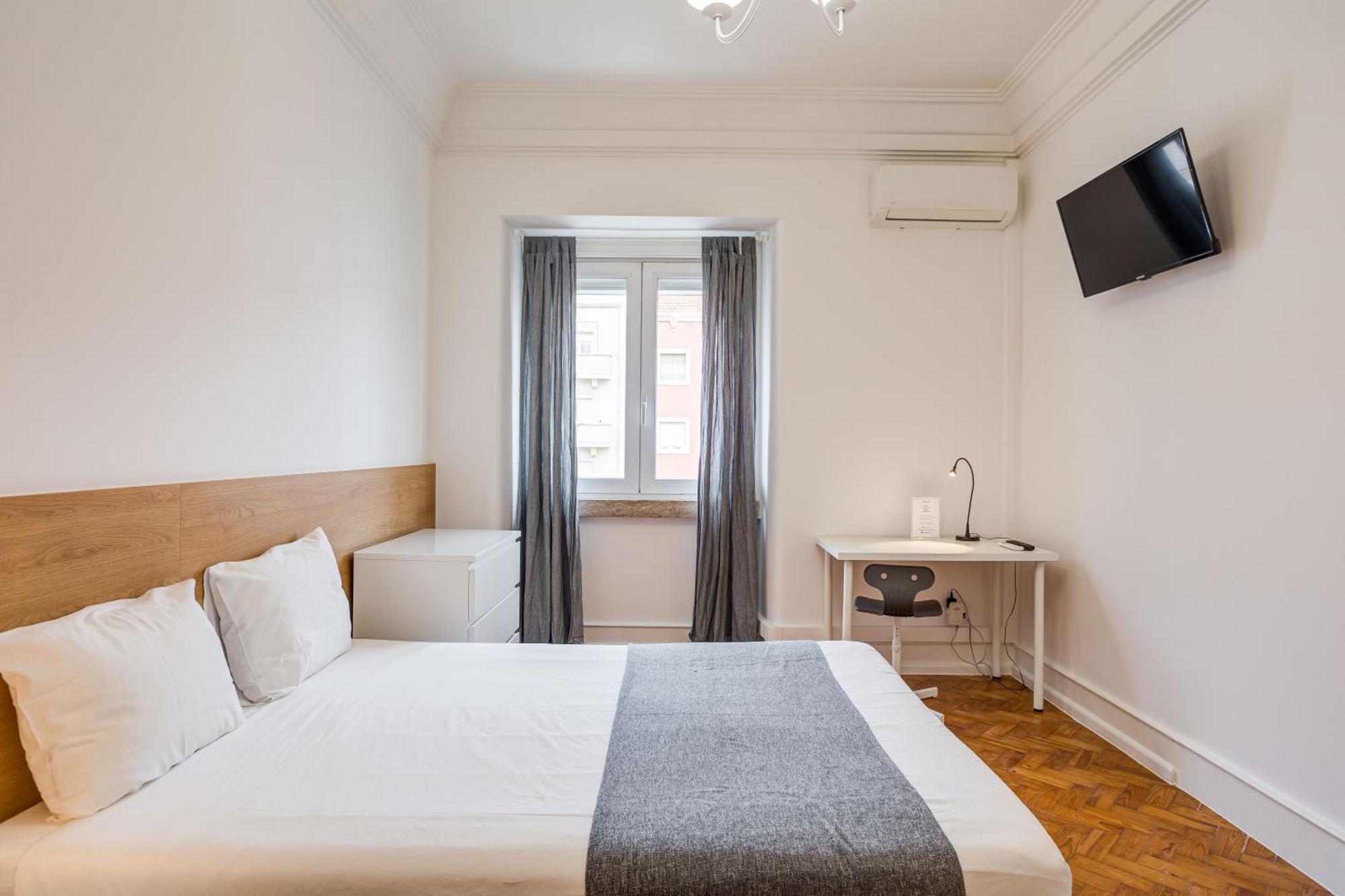 Apartment Home Out Rooms & Apartments