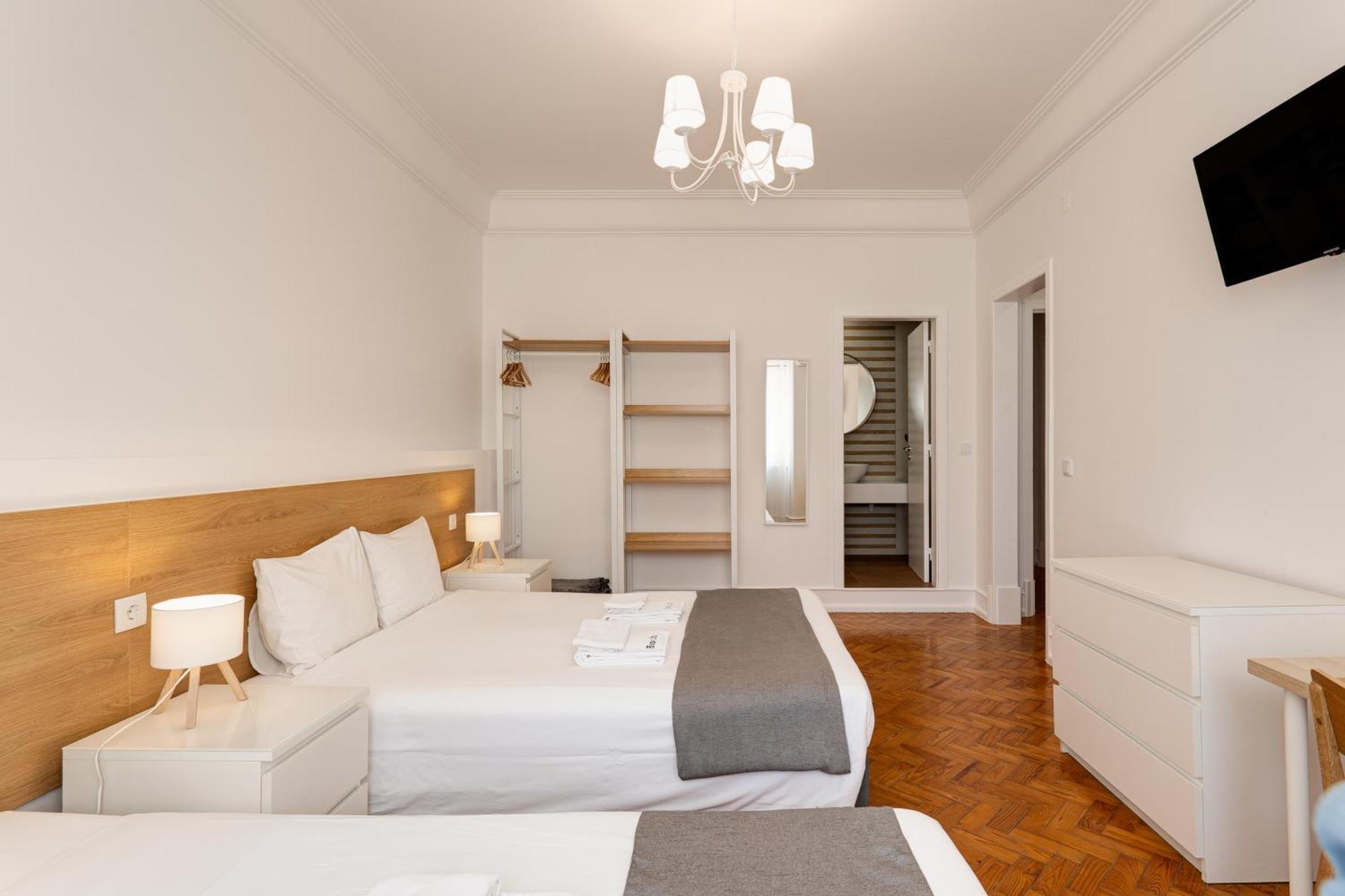 Apartment Home Out Rooms & Apartments *