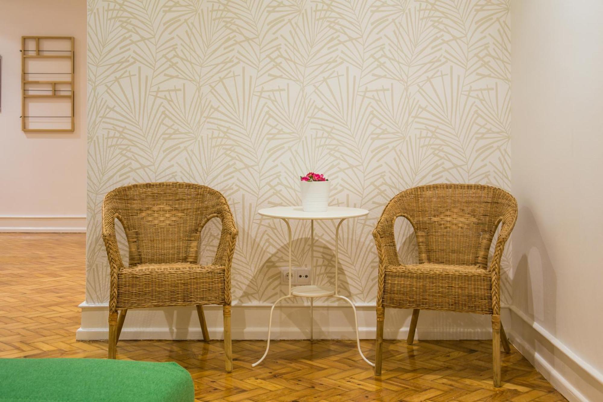 Home Out Rooms & Apartments